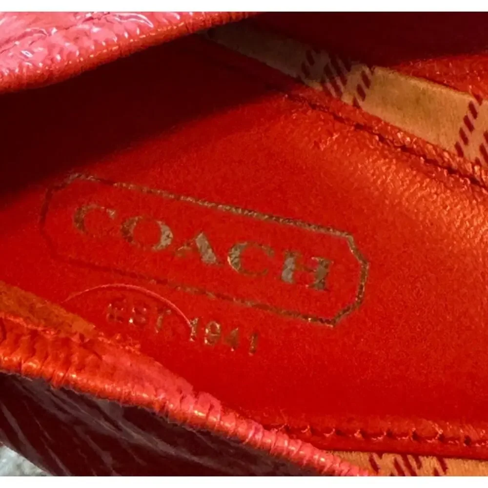 Coach Women’s Junie Patent Leather Coral Loafers Size 8 - Picture 3 of 4
